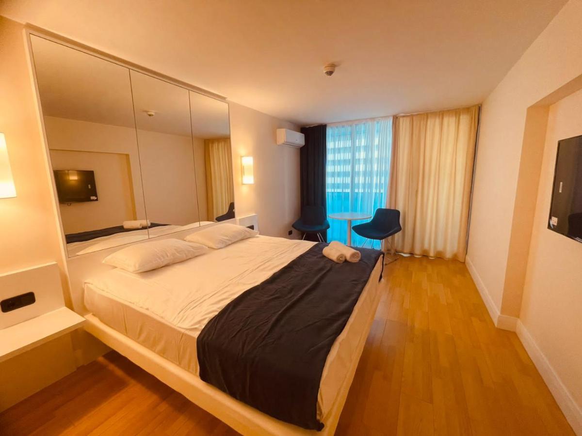 Orbi City Hub Apartments Батуми Екстериор снимка